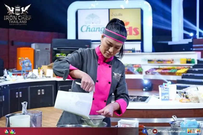 ทีวีไกด์: รายการ "เชฟกระทะเหล็ก ประเทศไทย" “เชฟกระทะเหล็ก” องศาเดือด!!เปิดศึกสะท้านเตา “เชฟดิลมิน” งัดไม้เด็ดท้ารบสยบหวาน “เชฟไก่”