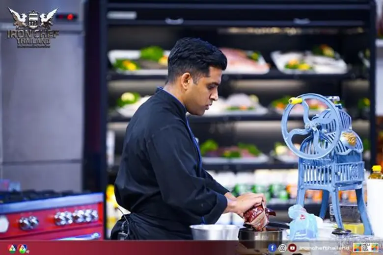 ทีวีไกด์: รายการ "เชฟกระทะเหล็ก ประเทศไทย" “เชฟกระทะเหล็ก” องศาเดือด!!เปิดศึกสะท้านเตา “เชฟดิลมิน” งัดไม้เด็ดท้ารบสยบหวาน “เชฟไก่”