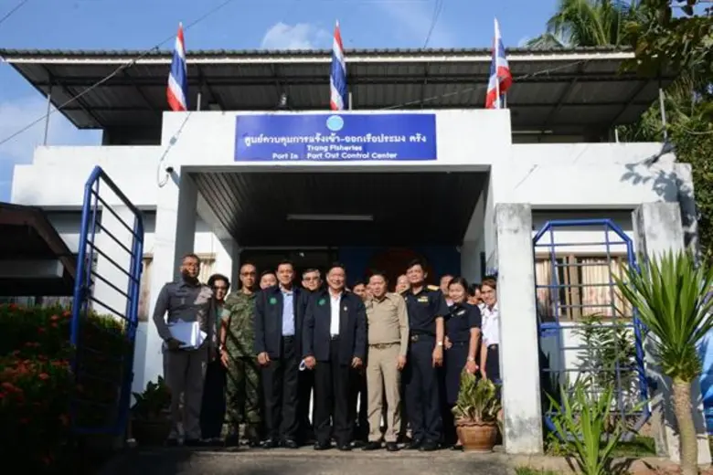 นายลักษณ์ วจนานวัช รัฐมนตรีช่วยว่าการกระท...