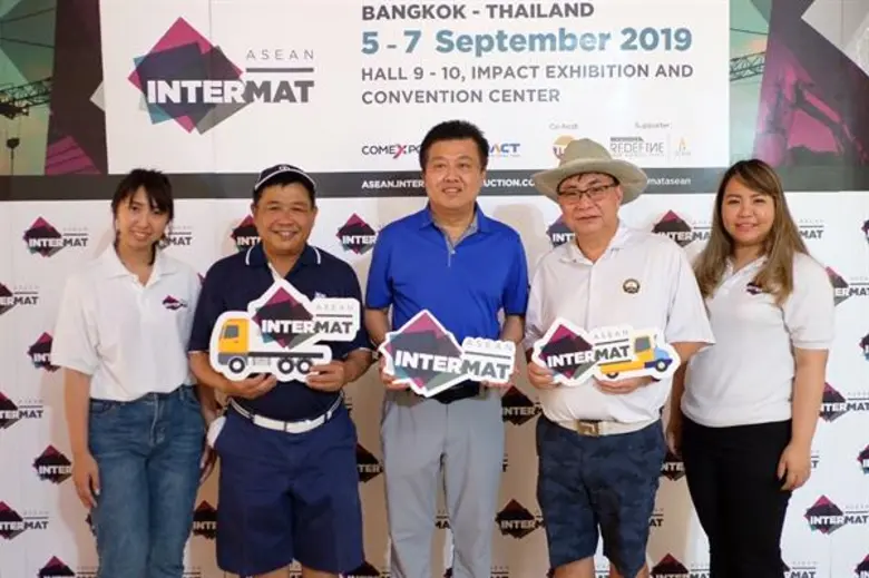 นายอังสุรัสมิ์ อารีกุล นายก สมาคมก่อสร้าง...