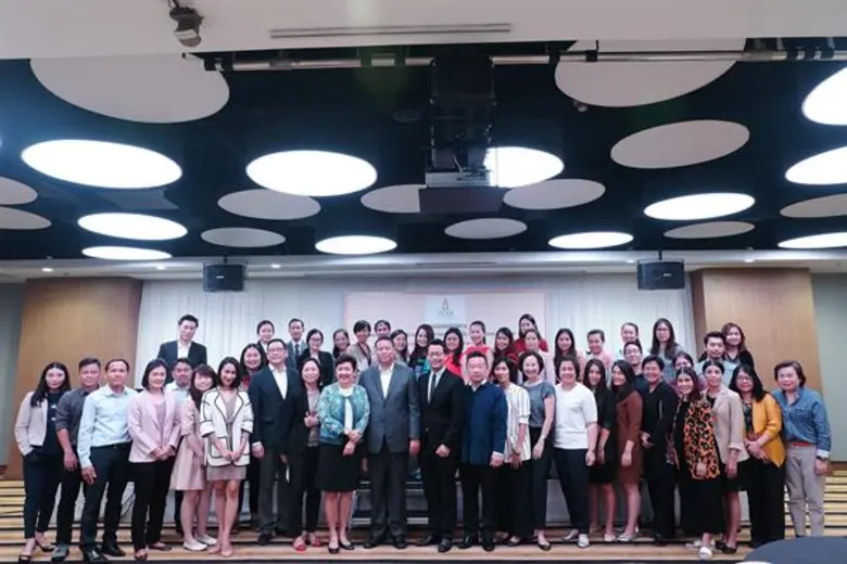 นายจิรุตถ์ อิศรางกูร ณ อยุธยา (กลางซ้าย) ...