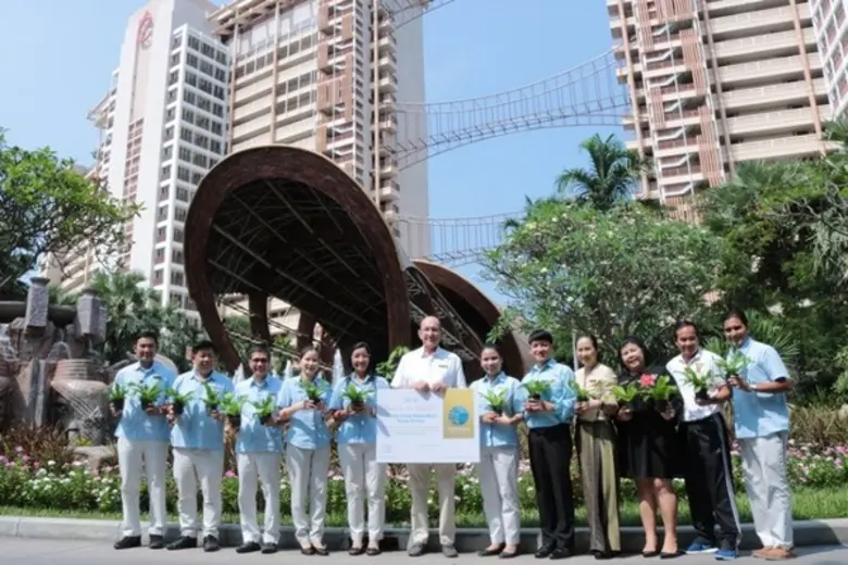 โรงแรมเซ็นทาราแกรนด์มิราจบีชรีสอร์ท พัทยา...