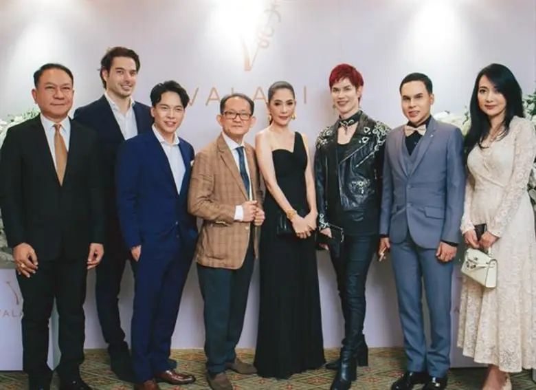 ทัพเซเลบริตี้คนดังตบเท้าร่วมงานฉลอง 30 ปี นพ.สมศักดิ์ บนเส้นทางสายความงาม เปิดตัวสุดยิ่งใหญ่ “วาลานี่” โอพันเทีย เจลอาบน้ำทองคำ