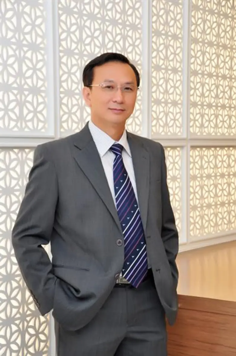 นายสวัสดิ์ นฤวรวงศ์ รองกรรมการผู้จัดการให...