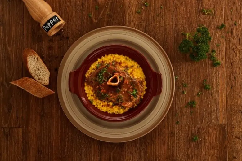 เชฟโรแบร์โต้ พานารีเอลโล เชฟประจำห้องอาหา...