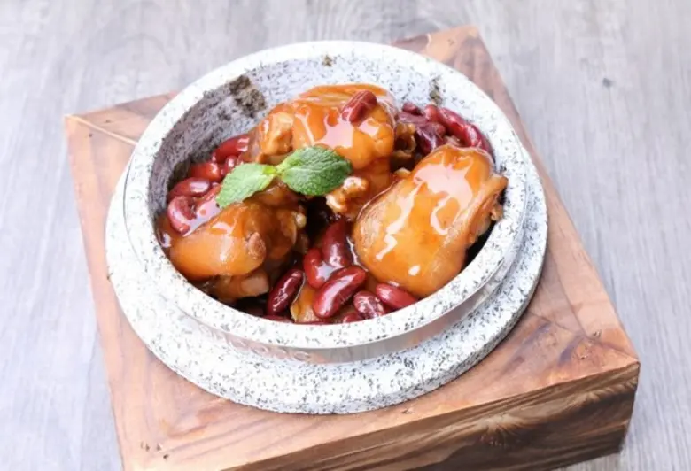 ตลอดเดือนเมษายนนี้ ห้องอาหารจีนหลิว โรงแร...