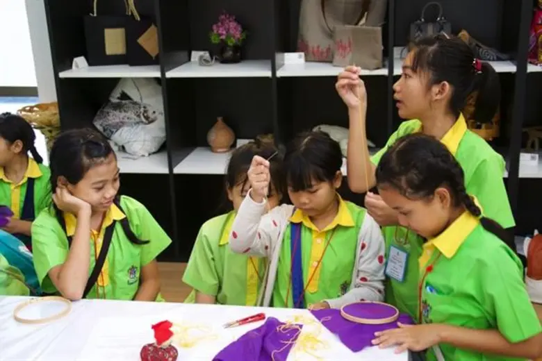 วธ. - เด็กและเยาวชนร่วม "คัดลายมือ-นาฏศิลป์-ดนตรี" กิจกรรมวันอนุรักษ์มรดกไทยปี 62