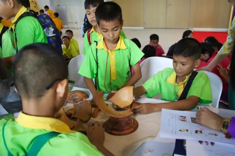 วธ. - เด็กและเยาวชนร่วม "คัดลายมือ-นาฏศิลป์-ดนตรี" กิจกรรมวันอนุรักษ์มรดกไทยปี 62