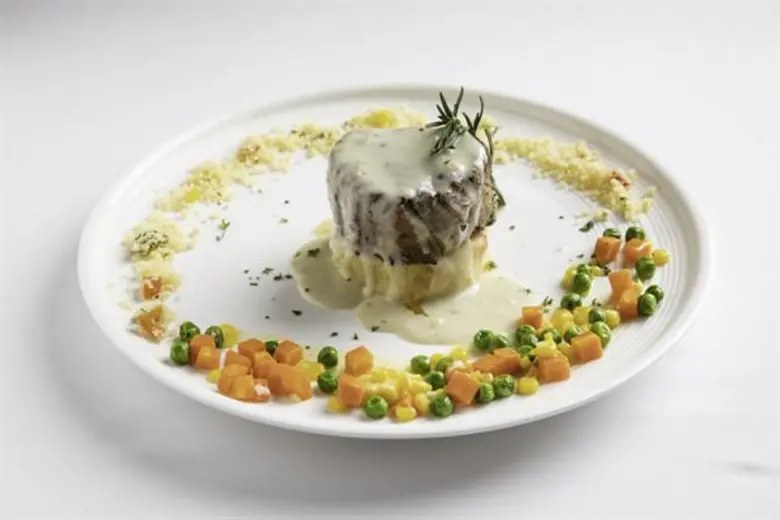 ห้องอาหารแคลิฟอร์เนีย สเต็ก โรงแรมคาราเวล...