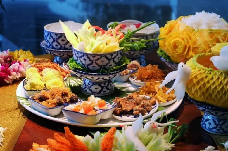 ย่างเข้าสู่หน้าฤดูร้อน ห้องอาหารศาลาไทย โ...