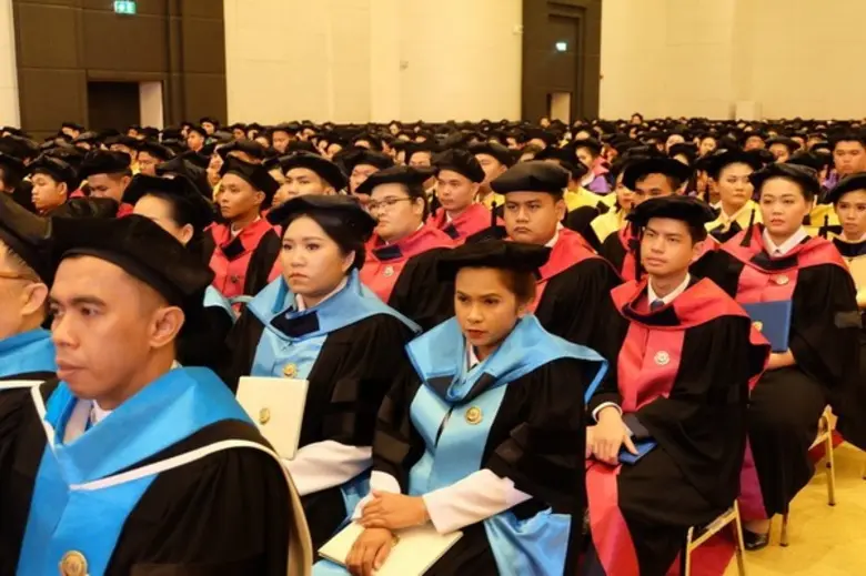 มหาวิทยาลัยอีสเทิร์นเอเชียจัดพิธีประสาทปริญญาบัตร ประจำปีการศึกษา 2559-2560