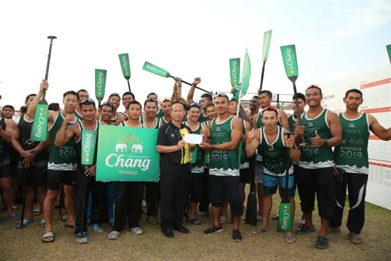 ทีมยุทธการนาวา ฉลองชัย ประเดิมแชมป์ถ้วยพระราชทาน การแข่งขันเรือยาวช้างไทยชิงถ้วยพระราชทานฯ ครั้งแรกในประเทศไทย