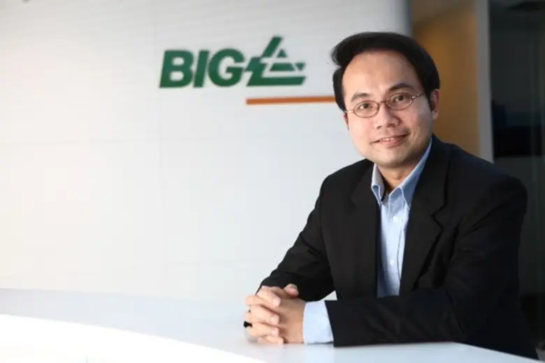 นายปิยบุตร จารุเพ็ญ กรรมการผู้จัดการ บริษ...