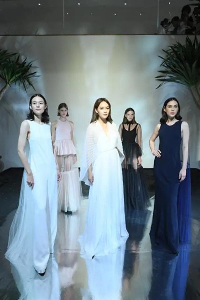 ครบรอบ 12 ปี Vickteerut ดาราชั้นนำร่วมแสดงความยินดีคับคั่ง