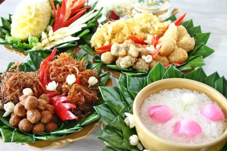 ห้องอาหารเรือนต้น ค็อฟฟี่ช๊อป