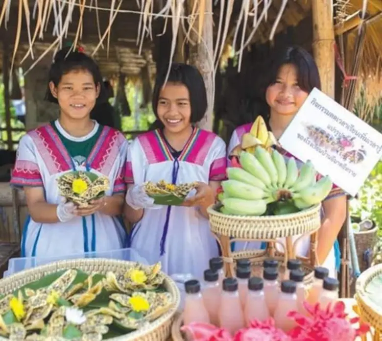 ท่องเที่ยวพื้นที่ปิดทองหลังพระฯ แก่นมะกรูด 6 เดือนรายได้กว่า 5 ล้านบาท