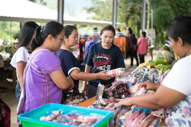ท่องเที่ยวพื้นที่ปิดทองหลังพระฯ แก่นมะกรูด 6 เดือนรายได้กว่า 5 ล้านบาท