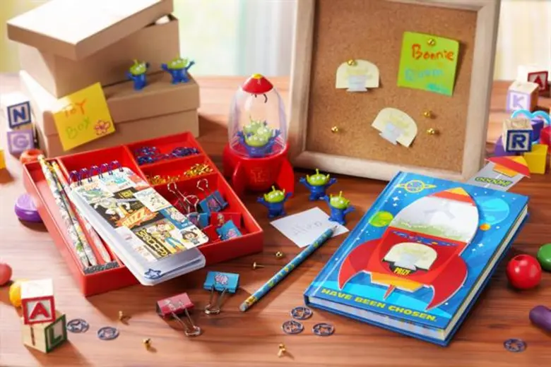 Guests visiting Hong Kong Disneyland Reso...