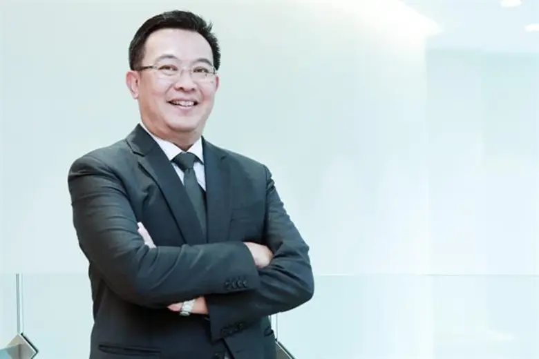 นายปิยะ เตชากูล กรรมการผู้จัดการ บริษัท เ...