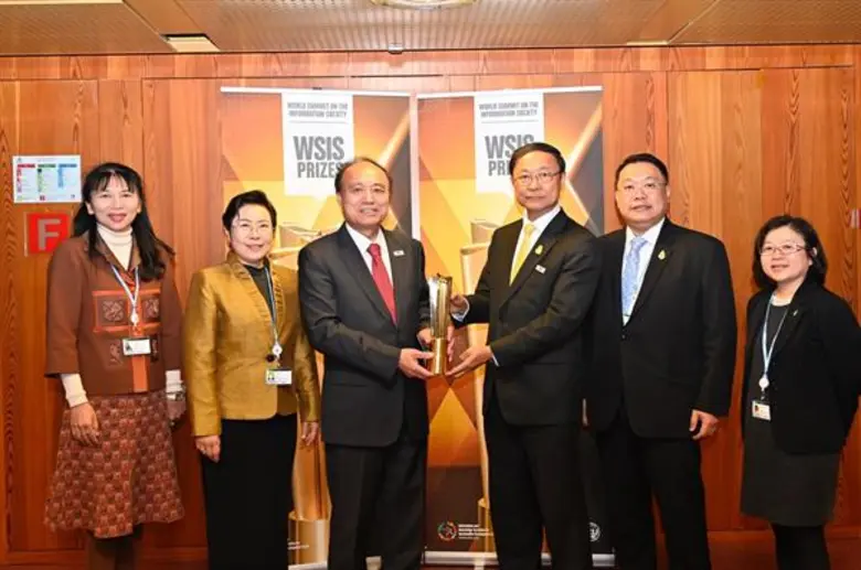 ดร.พิเชฐ ดุรงคเวโรจน์ รัฐมนตรีว่าการกระทร...