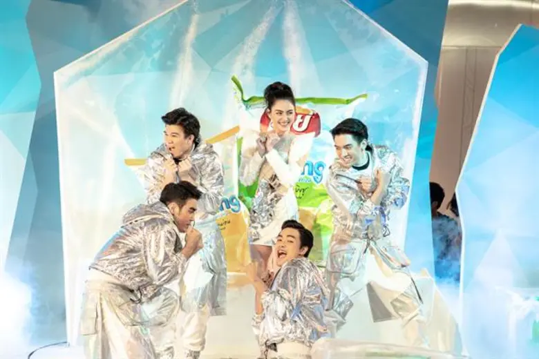 “ใหม่ ดาวิกา” คว้าพรีเซนเตอร์ “เลย์” ร่วมเปิดตัวนวัตกรรมสุดล้ำ “เลย์ คูลลิ่ง” ครั้งแรก! กับมันฝรั่งทอดกรอบที่ให้ความเย็นสดชื่น