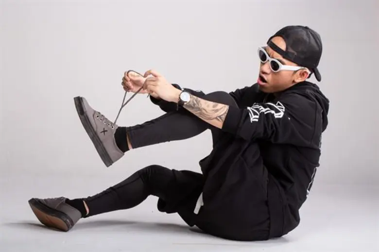 “เบรกเกอร์” ทุ่ม 30 ล้าน โหมตลาดรองเท้าผ้าใบ ดึง The Rapper Thailand พรีเซ็นเตอร์คนล่าสุด จัดโปรสุดจี๊ด แจกใจๆ 3 ต่อ เพราะชีวิต "สั่งได้ดั่งใจ" หวังดันยอดโต 10%