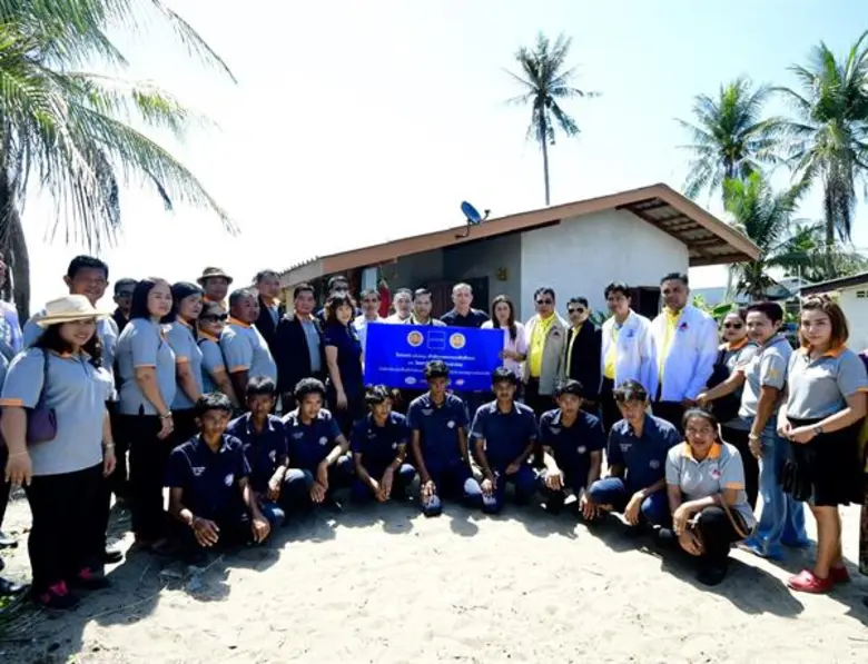 อาชีวะมอบบ้านแก่ผู้ประสบภัยพายุโซนร้อน “ปาบึก”