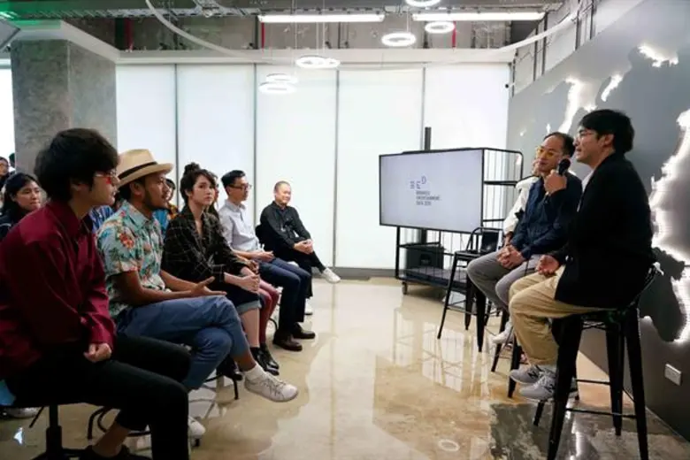 ค่ายเพลงขวัญใจวัยรุ่นอย่าง "What The Duck...