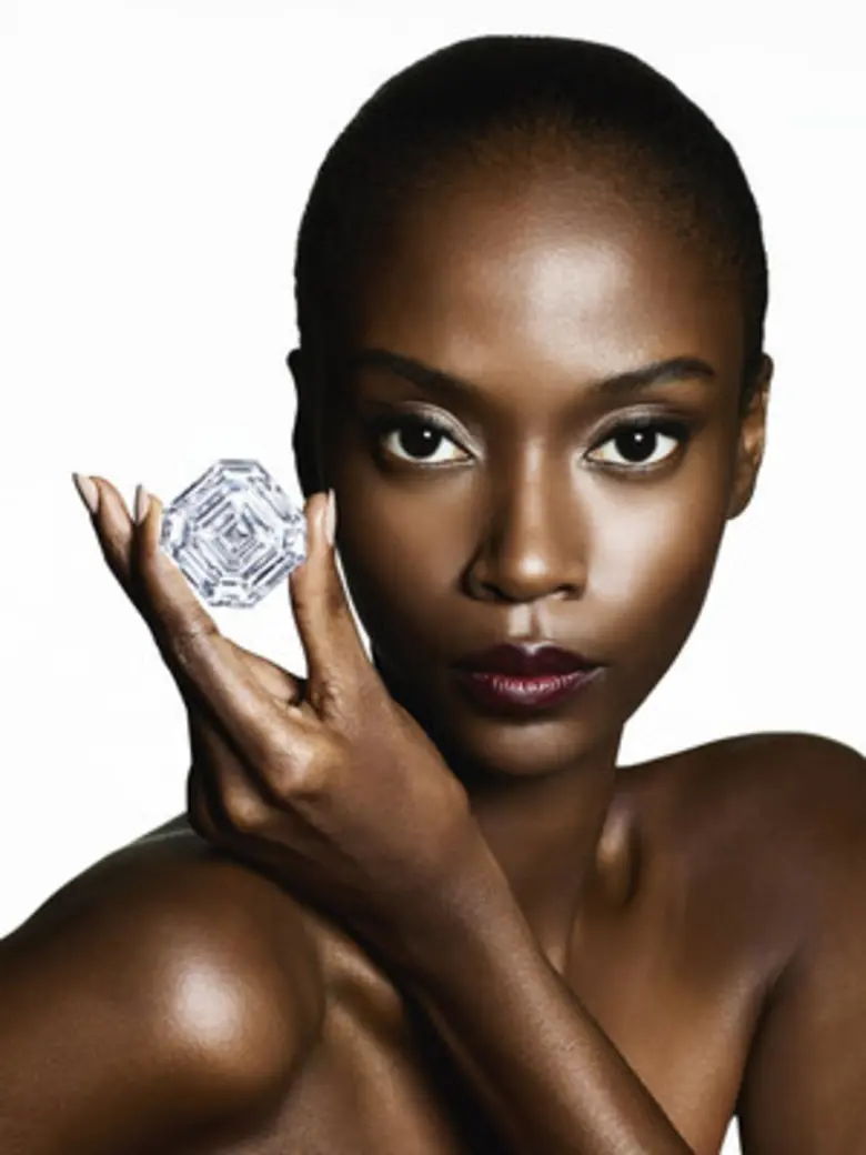 บริษัท Graff ผู้เจียระไนเพชรเม็ดใหญ่ที่สุ...