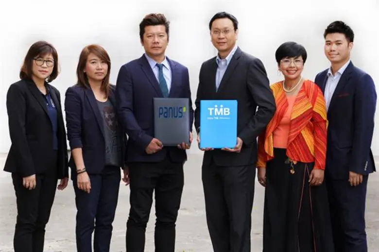 นายเสนธิป ศรีไพพรรณ (ที่สามจากขวา) ประธาน...