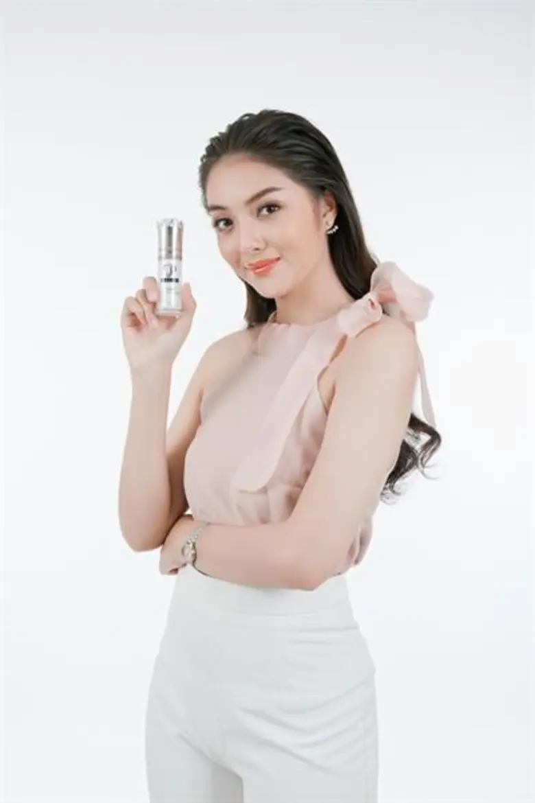 พรรณเวช ขอแนะนำเซรั่มบำรุงผิว "Premium Wh...
