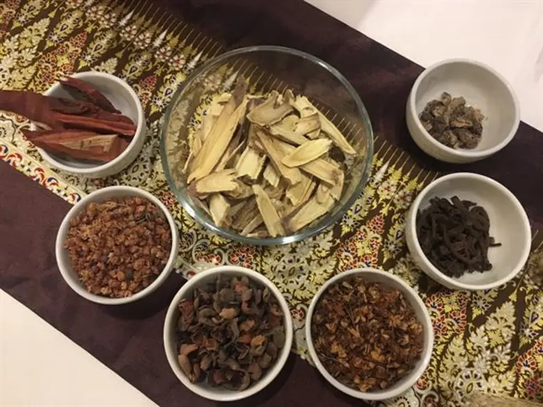 นักวิจัย มทร.ธัญบุรี พัฒนายาหอมแก้ลมวิงเวียนในรูปแบบเม็ดฟู่-แคปซูล