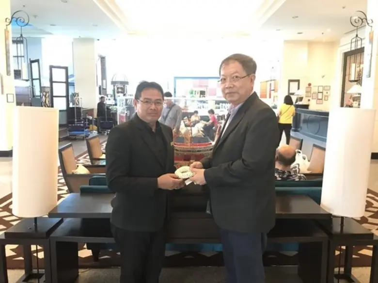 นายมนูญ วุฒิ ผู้จัดการทั่วไปโรงแรมเซ็นทาร...