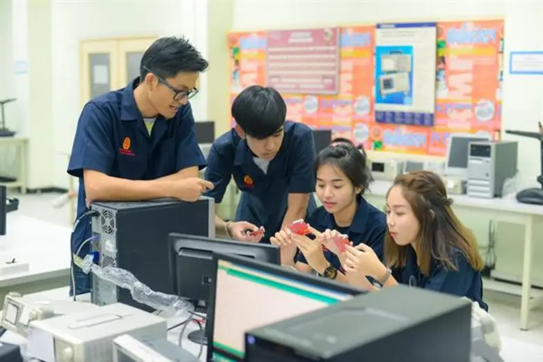 เจาะลึก 4 กลุ่ม “วิศวกรรมศาสตร์ อินเตอร์” สจล. กับ 12 หลักสูตร สร้างโลกยุคใหม่เพื่อเจนอัลฟ่า