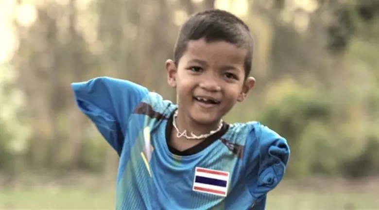 BDMS ชวนชมวีดีโอสารคดีบอกเล่าเรื่องราวอันน่าทึ่งของน้องโตโน่ เด็กผู้ชายที่ไม่ยอมแพ้ให้กับคำว่า “ไม่พร้อม”