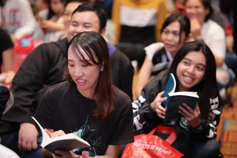 นานมีบุ๊คส์ จัดงานเปิดตัวหนังสือ สัตว์มหัศจรรย์ อาชญากรรมของกรินเดลวัลด์ ต้นฉบับบทภาพยนตร์  และนิทานของบีเดิลยอดกวี ฉบับภาพประกอบ 4 สี การรวมพลของเหล่าโนแมจและมักเกิ้ล ผู้หลงใหลโลกเวทมนตร์ของ เจ.เค. โรว์ลิ่ง