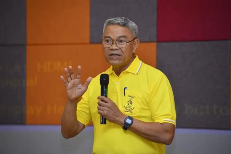 นายวิวัฒน์ ศัลยกำธร รัฐมนตรีช่วยว่าการกระ...