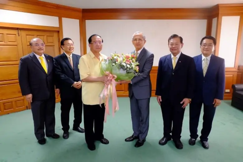 ผู้ช่วยศาสตราจารย์วุฒิศักดิ์ ลาภเจริญทรัพ...