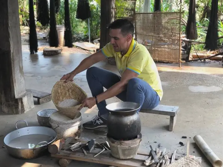 เยือนถิ่นแดนนักปราชญ์ “ม่วนคัก ฮักI SAN”กับฝรั่งหัวใจไทย “แดเนียล เฟรเซอร์”