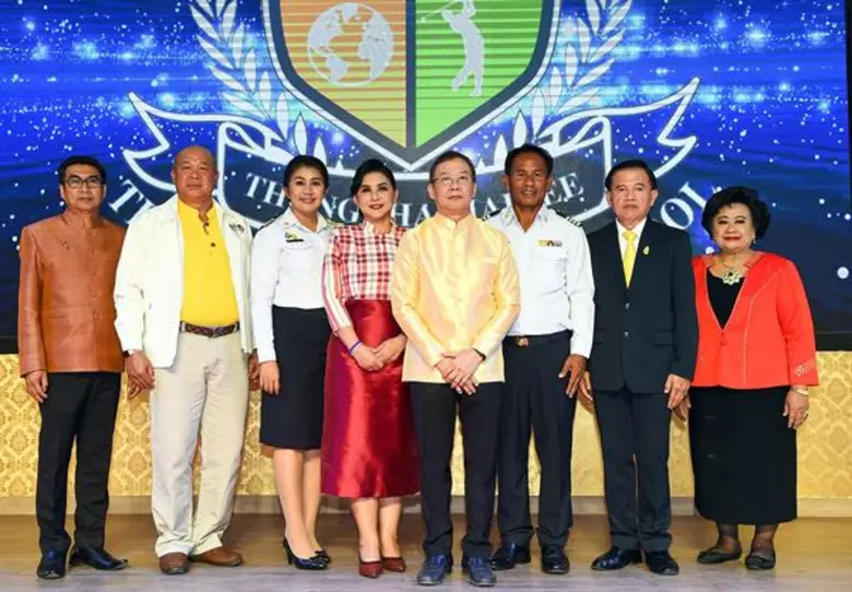 โปรธงชัย ใจดี ในนามประธานมูลนิธิ ใจดี ฟาว...