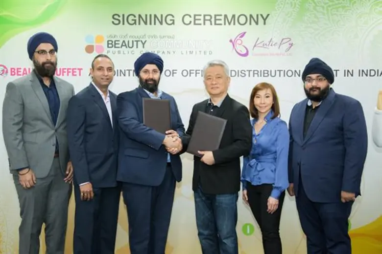 ดร.พีระพงษ์ กิติเวชโภคาวัฒน์ (ที่ 3 จากขว...