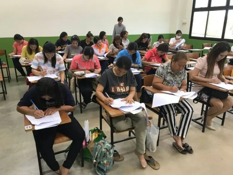 สำนักงานพัฒนาฝีมือแรงงานสกลนคร ร่วมกับม.เทคโนโลราชมงคลอีสาน เปิดฝึกภาษาเกาหลีให้แก่แรงงานที่จะเดินทางหรือต้องการไปทำงานในต่างประเทศ