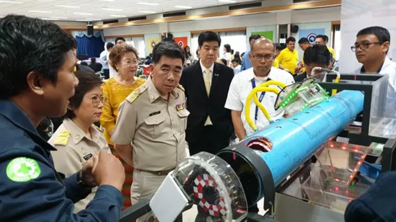 ก.อุตสาหกรรม ปลื้มองค์กรร่วมมหกรรมคิวซีลดต้นทุนผลิตกว่าพันล้านบาท ชี้พัฒนาคุณภาพคิวซี เป็นวาระเร่งด่วนแห่งชาติ ทุกภาคส่วนต้องร่วมมือกันต้องร่วมมือกัน