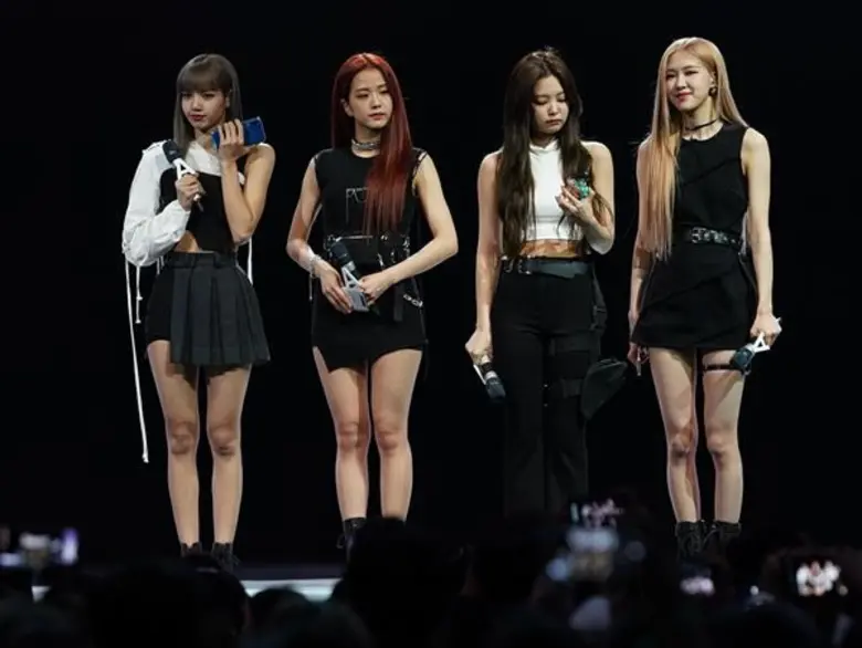 ส่องกาแลคซี่ เอ ซีรี่ส์ รุ่นโปรดของสี่สาว 'BLACKPINK’ จากขอบเวทีงาน 'A Galaxy Event’