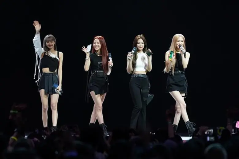 ส่องกาแลคซี่ เอ ซีรี่ส์ รุ่นโปรดของสี่สาว 'BLACKPINK’ จากขอบเวทีงาน 'A Galaxy Event’