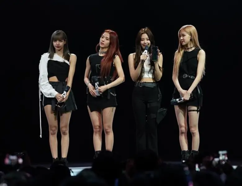 ส่องกาแลคซี่ เอ ซีรี่ส์ รุ่นโปรดของสี่สาว 'BLACKPINK’ จากขอบเวทีงาน 'A Galaxy Event’