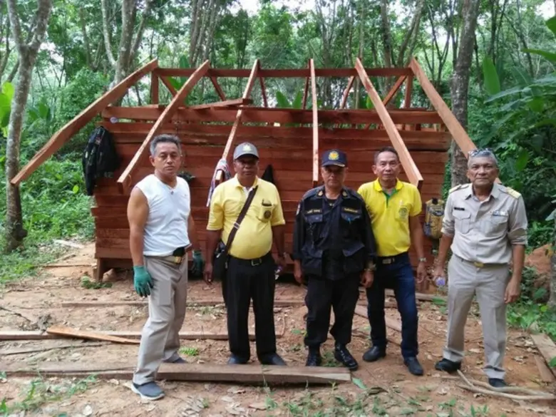 กรมป่าไม้ สั่งตั้งกรรมการสอบบุกรุกป่าเขานางนอน เมืองคอน พร้อมขยายผลดำเนินคดียึดที่ดินป่าคืนแปลงข้างเคียง ยกเลิกการจัดที่ดินทำกิน ฟันซ้ำไล่ออกสองป่าไม้พัวพันไม้เถื่อน