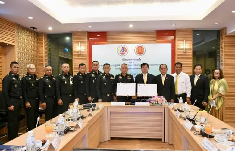 สอศ. จับมือกับศปป.1 กอ.รมน. อบรมเยาวชนอาชีวศึกษาให้เข้าใจในความสำคัญของสถาบันพระมหากษัตริย์ ประวัติศาสตร์ชาติไทย และร่วมกันสืบสานโครงการอันเนื่องมาจากพระราชดำริ