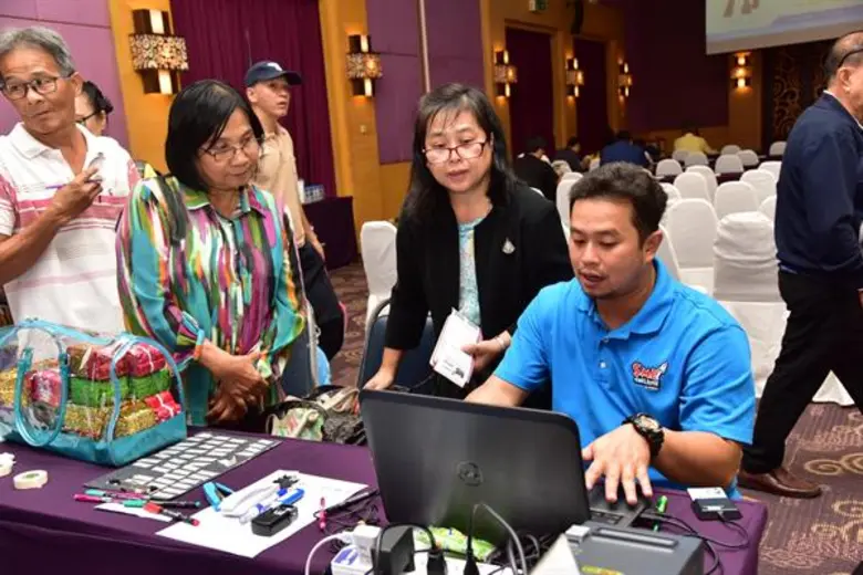 สสว. ร่วมกับ มทร.ธัญบุรี จัดโครงการ SME Online ยกระดับศักยภาพสู่ตลาดออนไลน์สากล ผู้ประกอบการเอสเอ็มอีภาคกลาง จ.นครปฐม กว่า 180 ชีวิตตบเท้าร่วมติวเข้ม