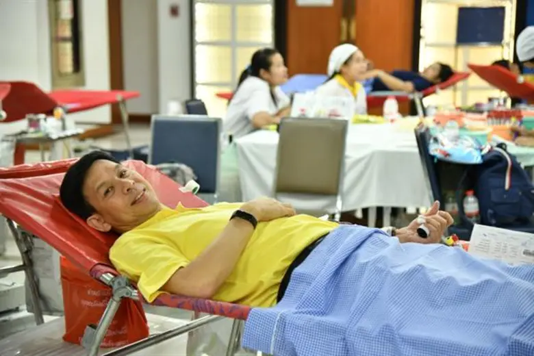 นายอังกูร ศรีกัลยาณบุตร รองกรรมการผู้จัดการใหญ่ และ...